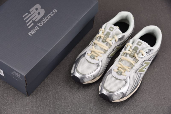 N3w Balance 204L Silver Metallic Sage Green U204LSWB