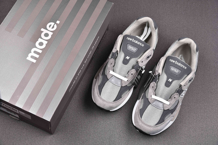 N3W BLANCE SNEAKER