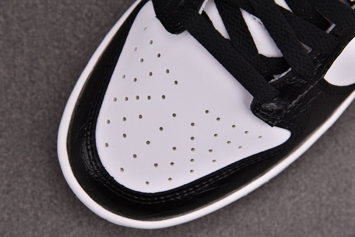 Nike Dunk Low World Champ DR9511-100