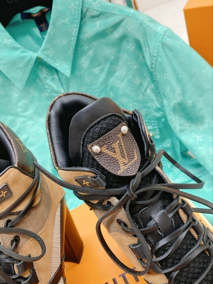 lou1su1tt Boots