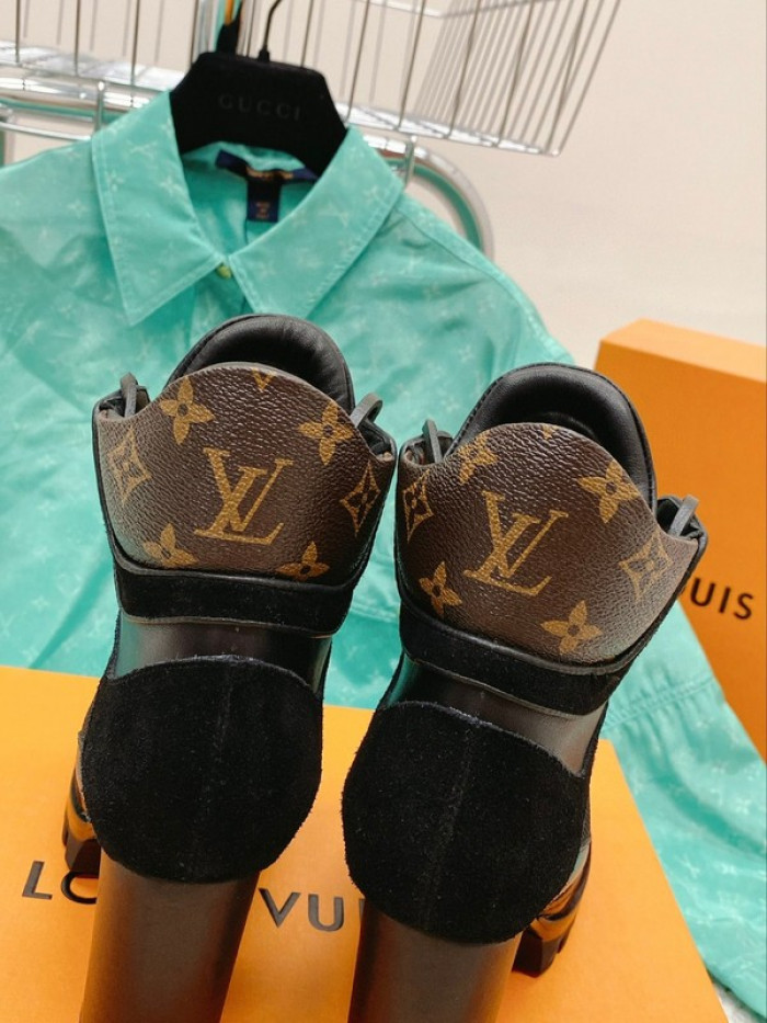 lou1su1tt Boots