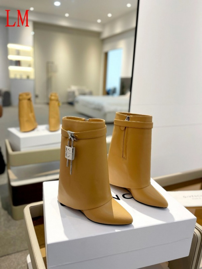 G1VENCHY BOOTS