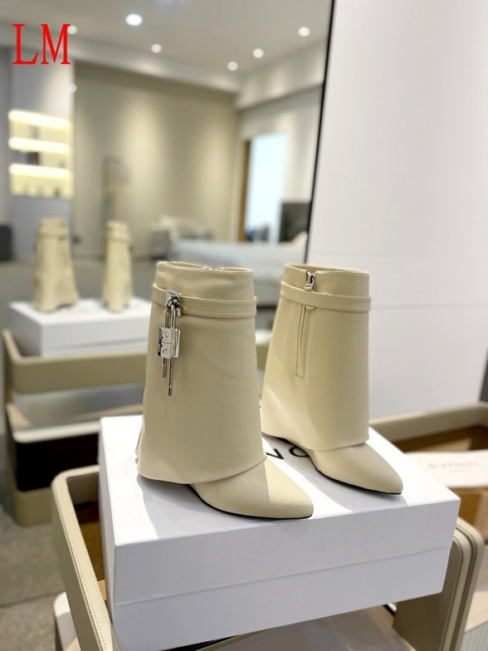 G1VENCHY BOOTS