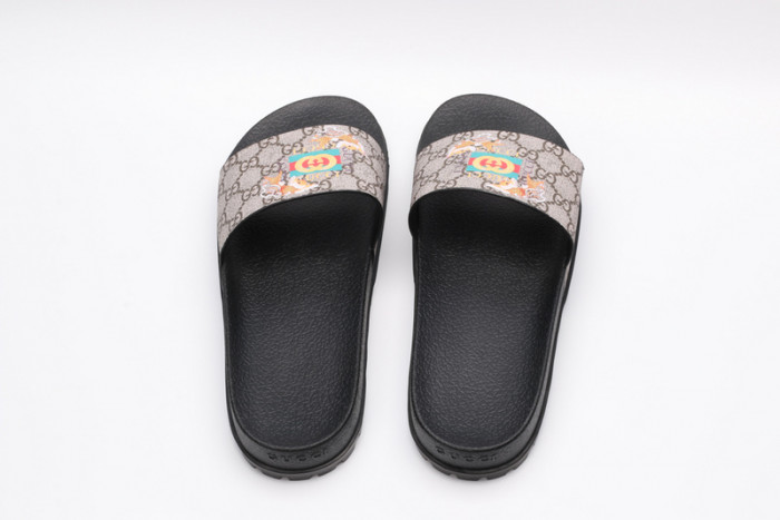 Gu66 SLIPPERS