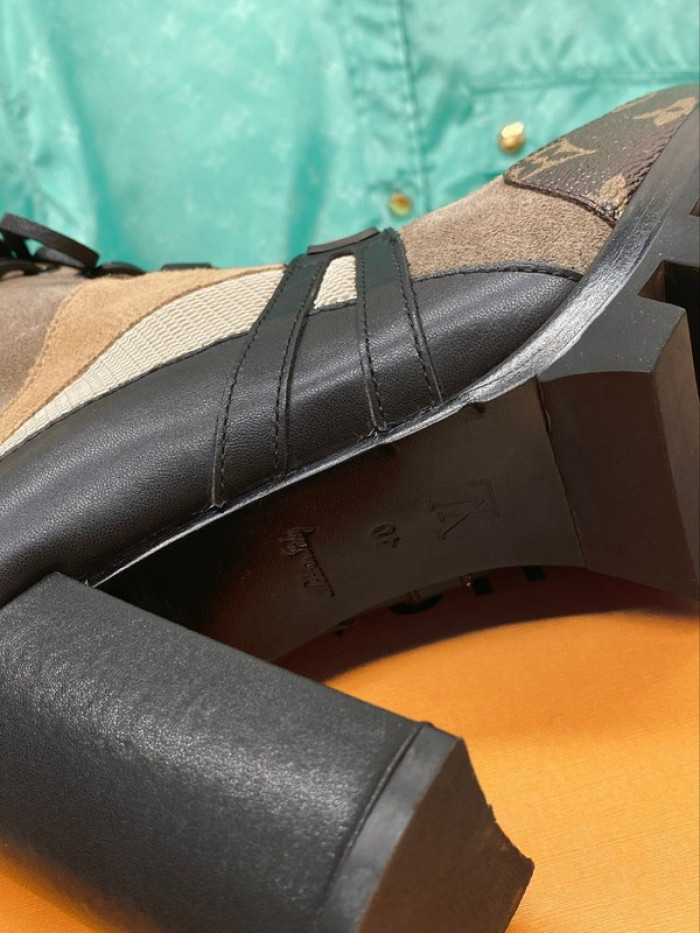lou1su1tt Boots