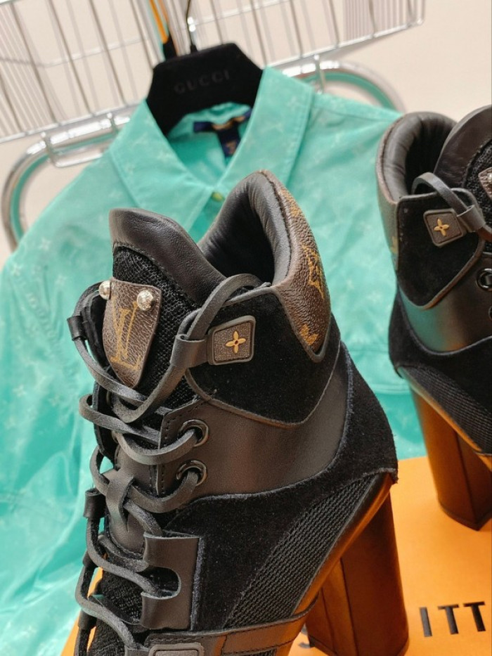 lou1su1tt Boots