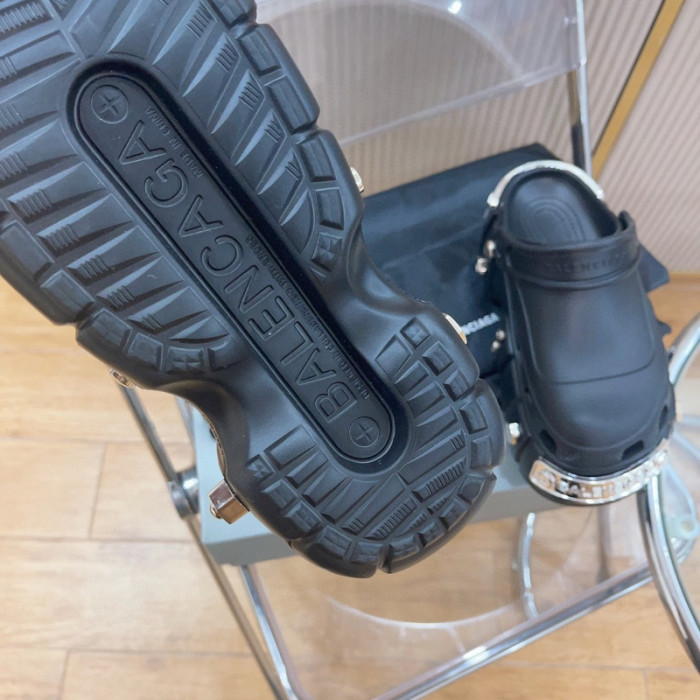 BLCG SLIPPERS
