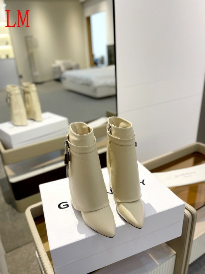 G1VENCHY BOOTS