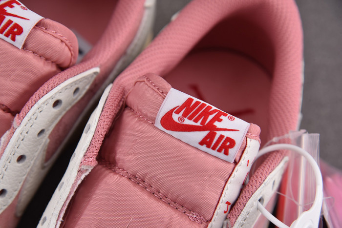 AIR JORDAN 1 LOW TRAVIS SCOTT SHY PINK POUR DM7866-600