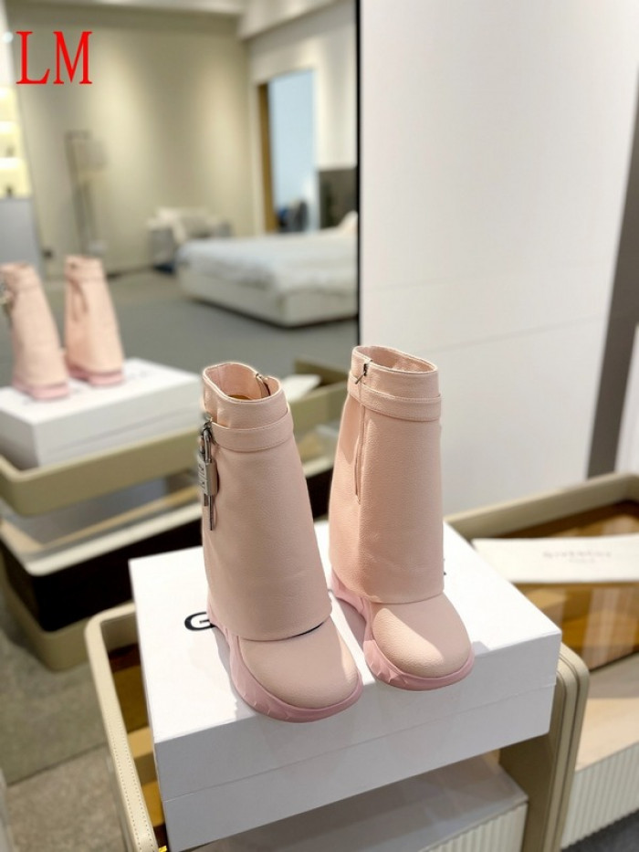 G1VENCHY BOOTS