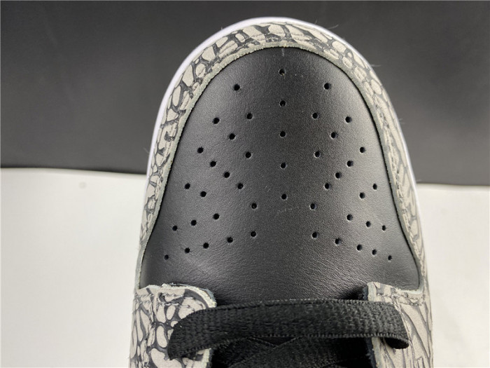 nike dunk sb low S*p*e black cement (2002) 304292-131