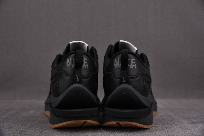 Nike Vaporwaffle Sacai Black Gum DD1875-001