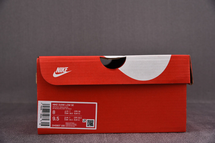 Nike Dunk Low SE Sail Multi-Camo DH0957-100