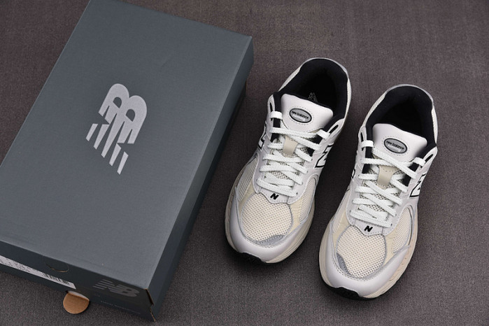 N3W BLANCE SNEAKER