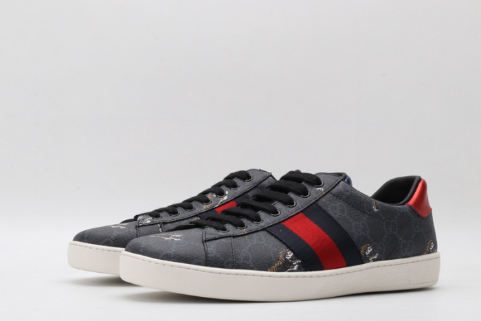Gu66 Ace Embroidered Low-Top Sneaker