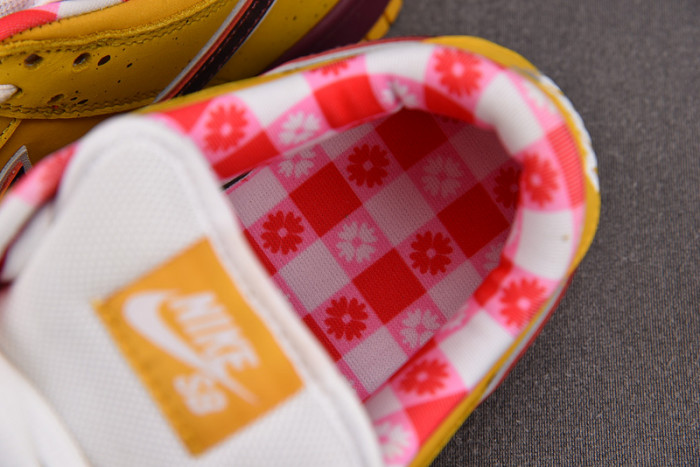 Nike SB Dunk Low Yellow Lobster Men