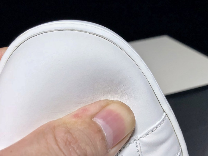 Gu66 Ace Embroidered Low-Top Sneaker white with logo