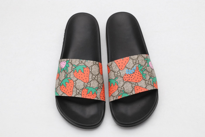 Gu66 SLIPPERS