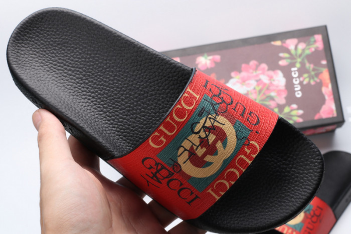 Gu66 SLIPPERS