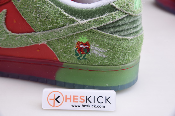 Nike SB Dunk low"strawberry cough" CW7093-601