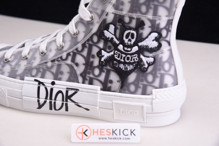 D10R B23 Oblique High Top Sneakers