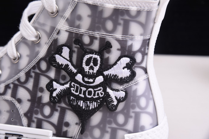 D10R B23 Oblique High Top Sneakers