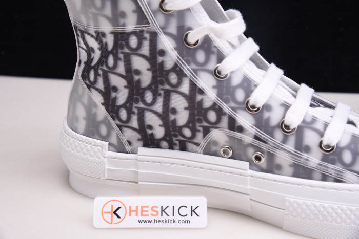 D10R B23 Oblique High Top Sneakers