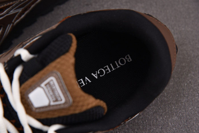 BOTEGA VENETA Orbit BROWN