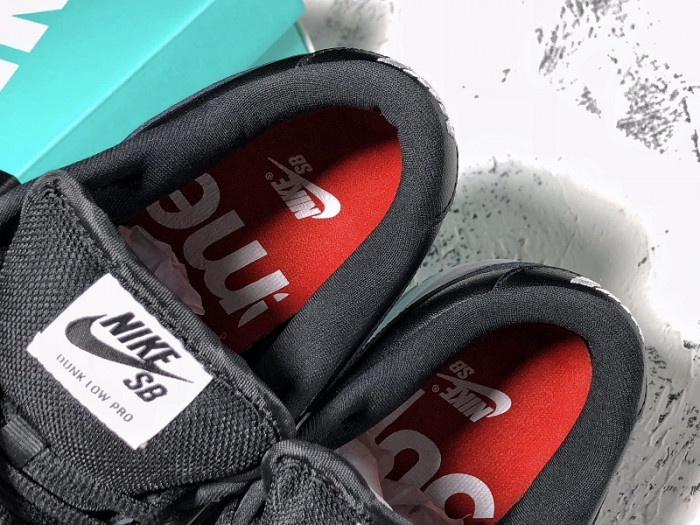 S*p*e x nike sb dunk low silver black ck3480-001