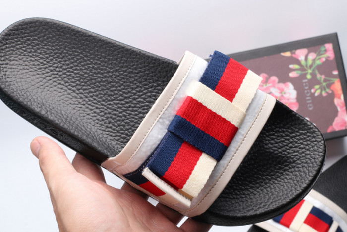 Gu66 SLIPPERS