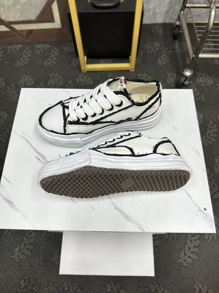 MAISON MIHARA YASUHIRO SNEAKER