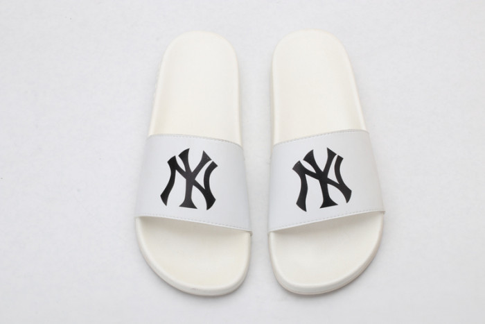Gu66 SLIPPERS