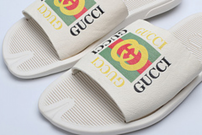 Gu66 SLIPPERS